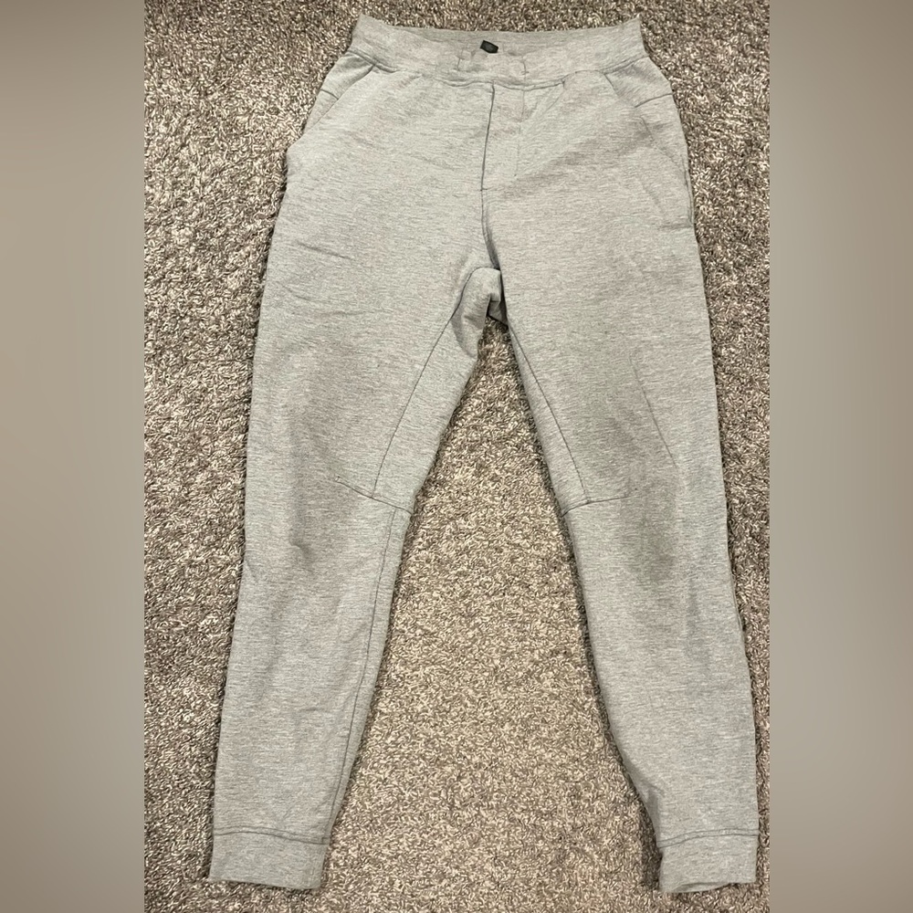 Lululemon Soft Jersey Jogger
Regular | Light Gray | Small